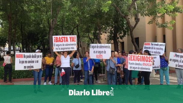 Docente jubilados piden poder renunciar a seguro de sobrevivencia