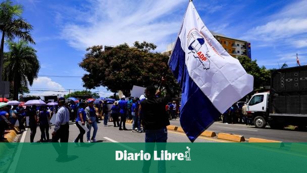 ADP protesta frente al Ministerio de Educación