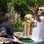 El grupo propietario del campeón de la NBA, los Boston Celtics, pone el equipo a la venta