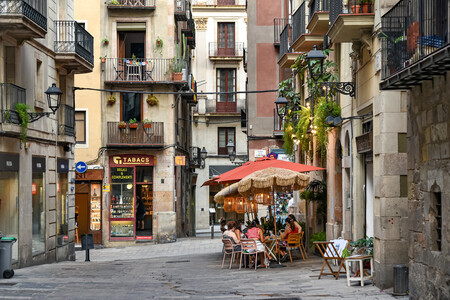 El calor extremo aboca al turismo de España a su mayor reto: veranos más atractivos en Escandinavia que Mallorca