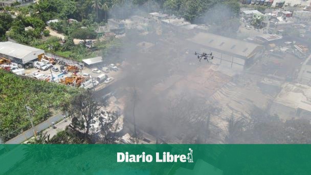 Incendio afecta fábrica en la Autopista Duarte