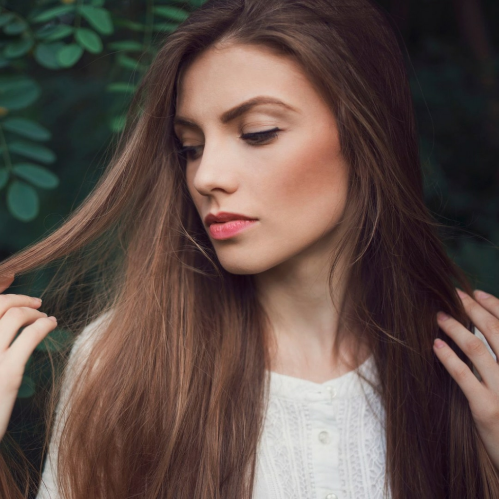 Dile adiós al cabello encrespado con este dúo para alisar el cabello