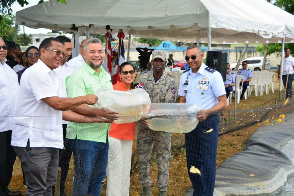 Inauguran proyecto acuícola de 30 mil alevines en Fuerza Aérea Dominicana