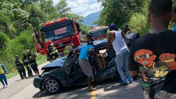 Accidente múltiple en Loma Miranda deja al menos cuatro heridos