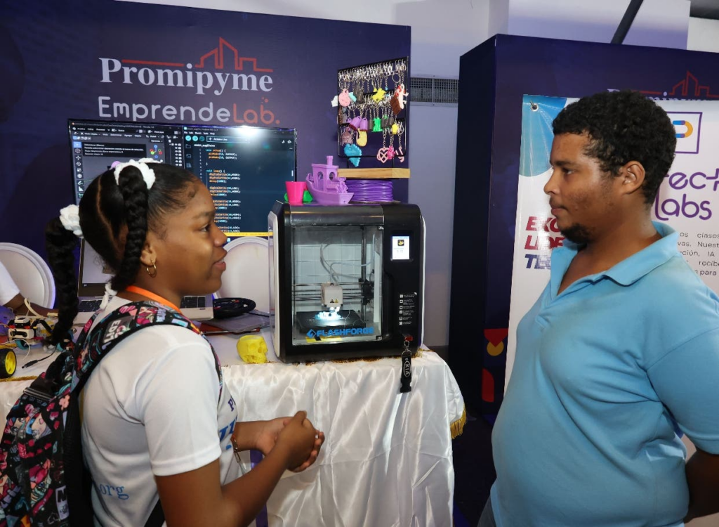 Promipyme presenta proyecto EmprendeLab