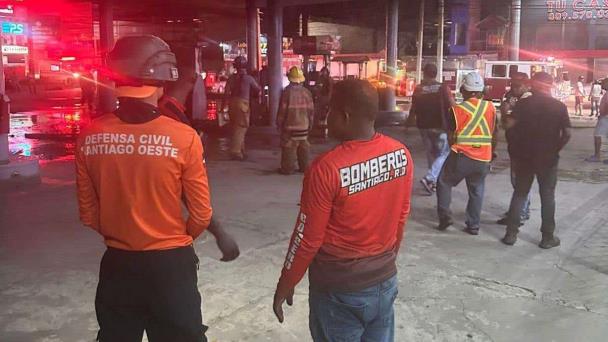 Se registra un incendio en estación de gasolina en Santiago