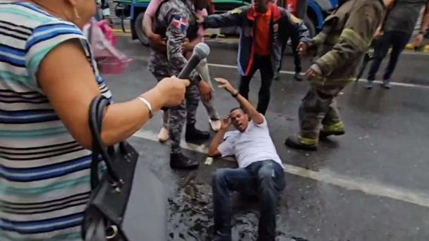 VIDEO| Momento de agresión policial a periodistas en Santiago