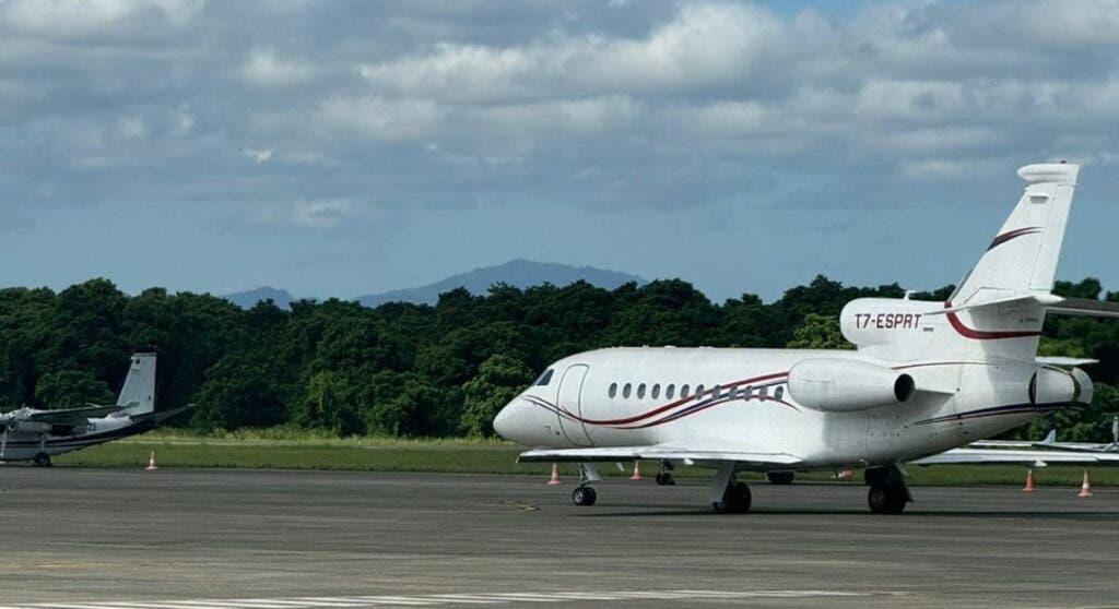 Abinader aclara que el avión procedente de Venezuela incautado en el país no está a nombre de Maduro