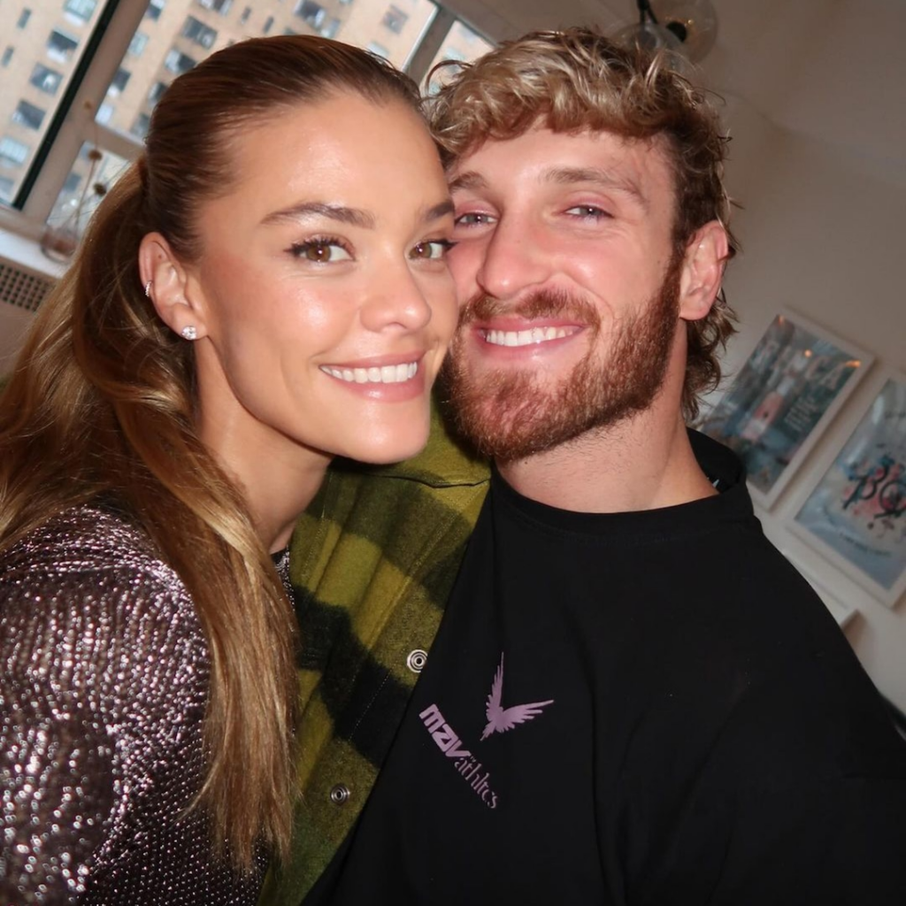 Logan Paul y la modelo Nina Agdal dan la bienvenida a su primer bebé