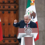 El presidente de México, Andrés Manuel López Obrador, promulga la reforma al Poder Judicial