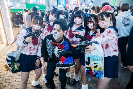 A Tokio hay algo que le preocupa aún más que el turismo: el turismo y Halloween. Por eso ha empezado a restringir el alcohol