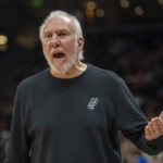 Gregg Popovich deja el cargo de técnico de los Spurs por salud