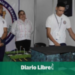 Estudiantes exponen proyecto sobre control migratorio creado con IA