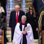 Trump comienza su primer día en el poder con una misa en la catedral de Washington