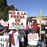 Marchas por la construcción de una presa de Barrick Pueblo Viejo