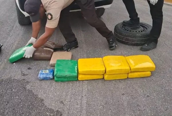 DNCD confisca 15 pacas de marihuana y detiene a 3 personas