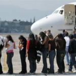 México acepta aviones de deportados de EE.UU. y sugiere a Latinoamérica diálogo ante Trump