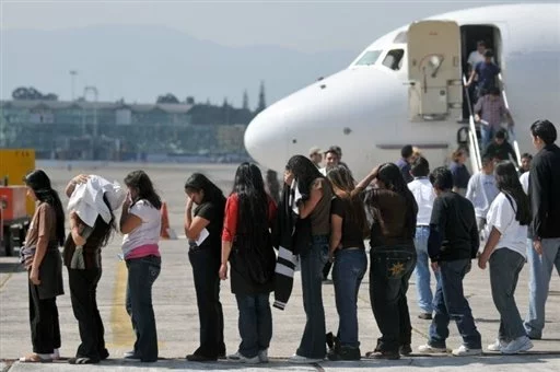 México acepta aviones de deportados de EE.UU. y sugiere a Latinoamérica diálogo ante Trump