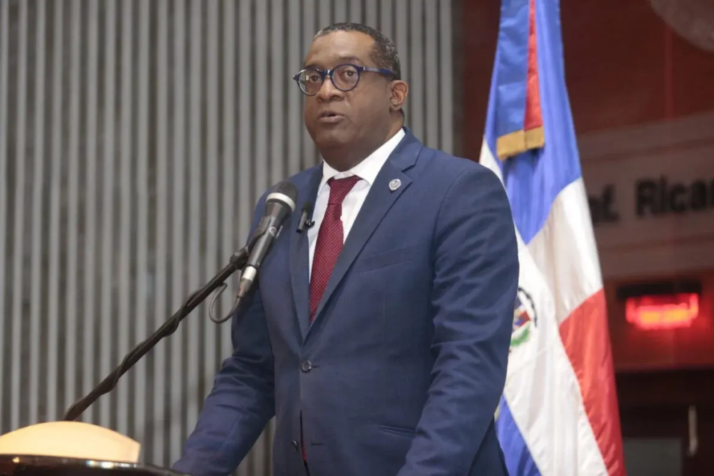 Antonio Ciriaco exhorta a los dominicanos a ser prudentes con el gasto